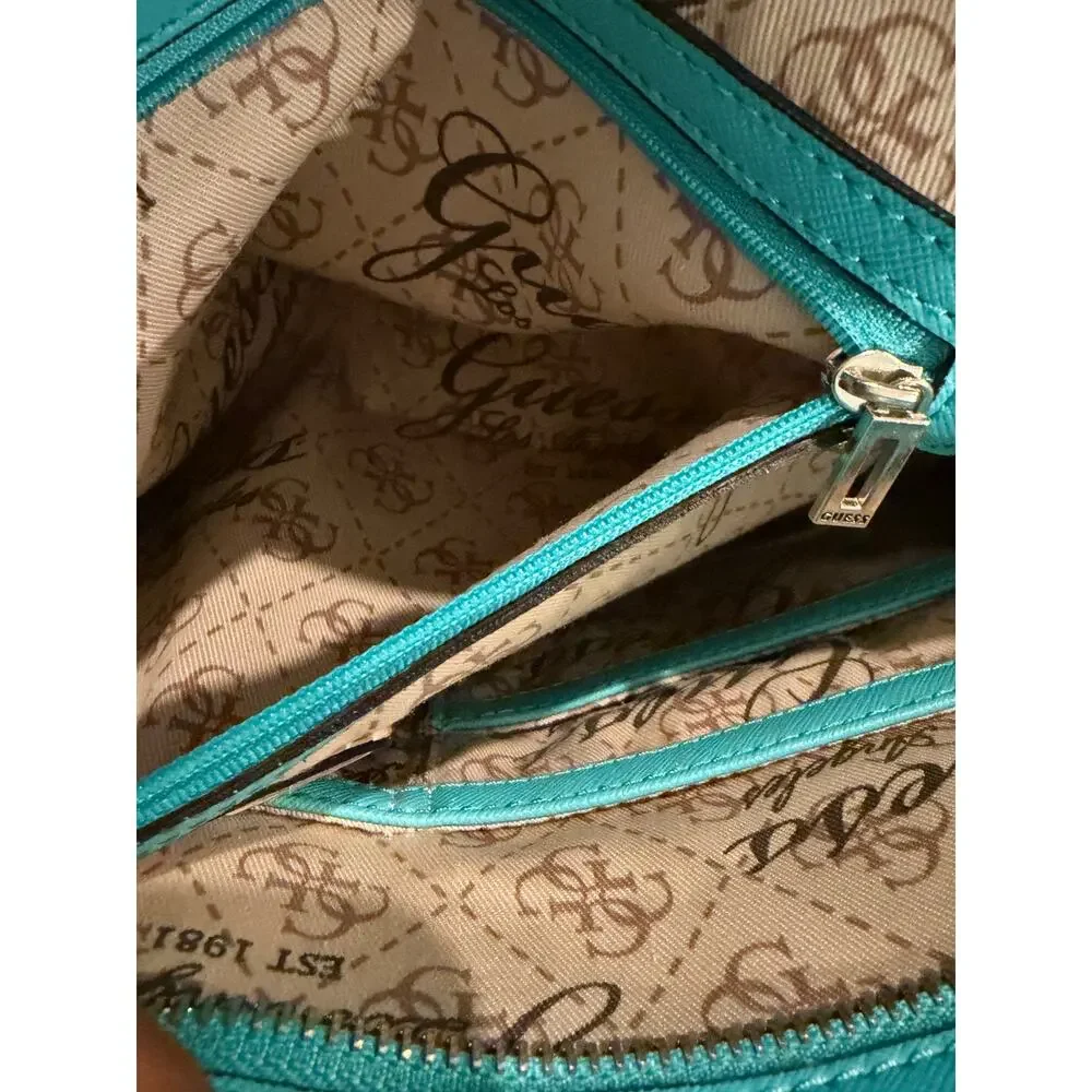 Guess Womens Retro Block Ajustable Strap Purse Delaney‎ Tote Bag
